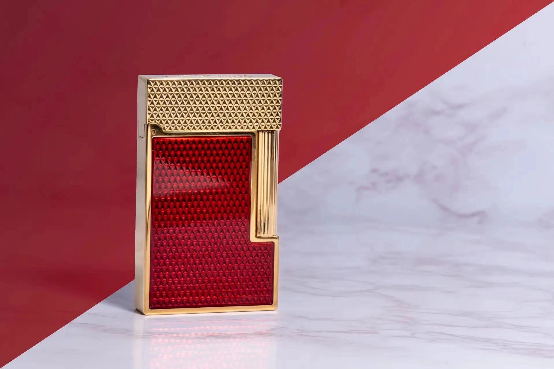 S.T. Dupont Ligne 2 Electric Ruby Lacquer Guilloche Lighter detail 5