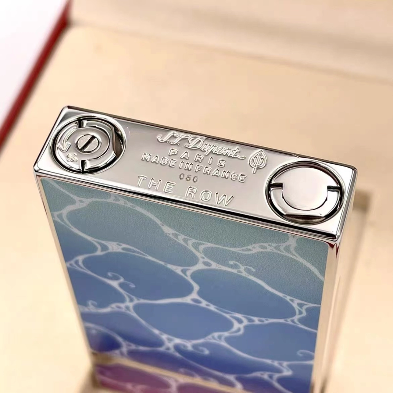 S.T. Dupont Ligne 2 With The Row Sun Limited Edition Lighter detail 7